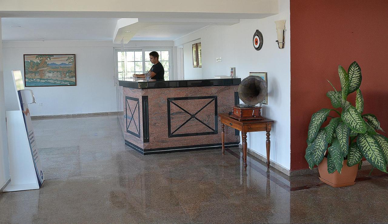 Club Lapethos Bungalow Kyrenia  Eksteriør billede
