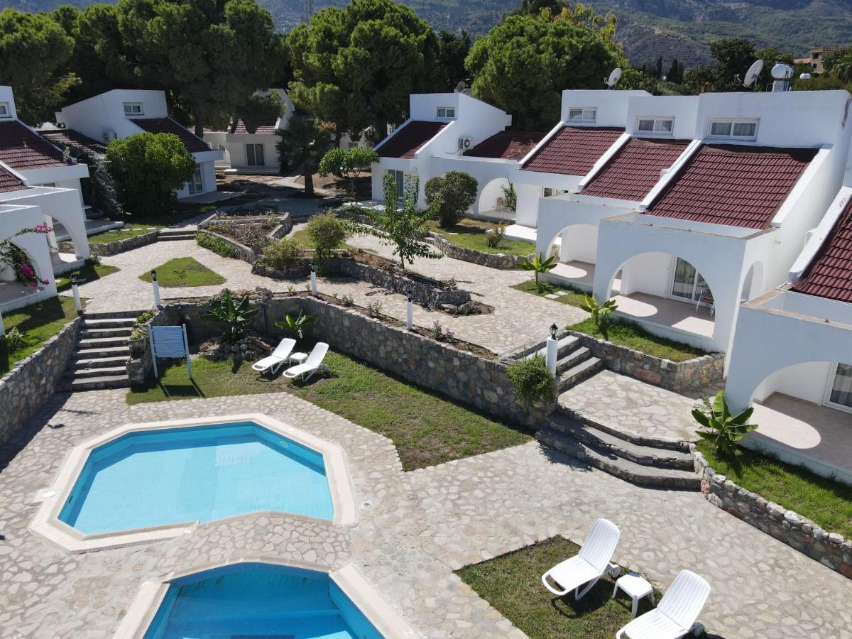 Club Lapethos Bungalow Kyrenia  Eksteriør billede